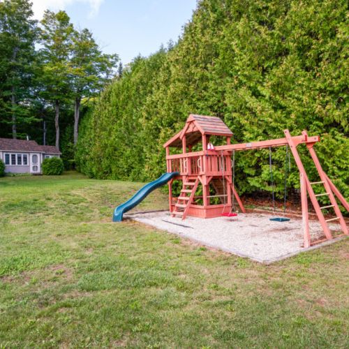 Kids will have a great time on the play structure and large yard!