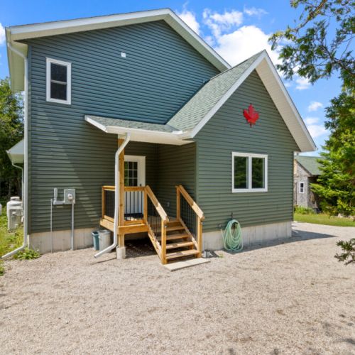 Toasty Lane offers plenty of parking and a quiet setting surrounded by nature.