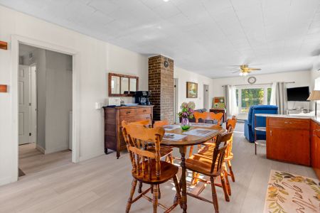 Gather around the dining table for family meals, morning coffee or a relaxed evening together.