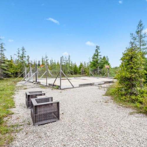 Game on! Take advantage of the on-site private pickleball and multi-sport court. A fun and active way to enjoy the great outdoors without ever leaving the property.