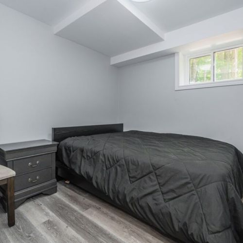 Lower level double bed.