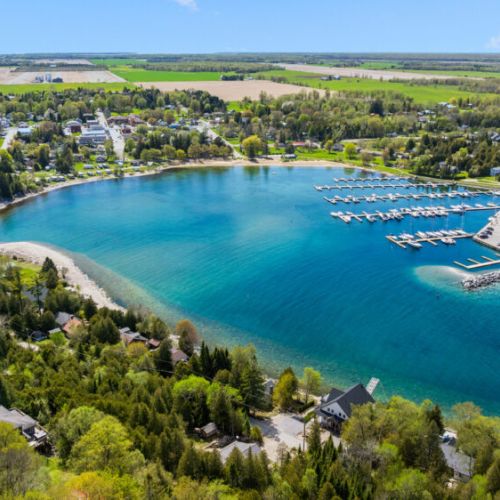 A birds-eye view of the crystal clear waters of Lion's Head Harbour!