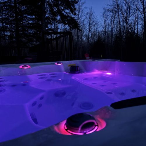 Soak under the stars in your private 72-jet hot tub — bromine-balanced, perfect after a day of hiking, snowshoeing, or shoreline exploring.