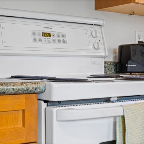 A fully equipped kitchen with everything you need to prepare your favourite meals.