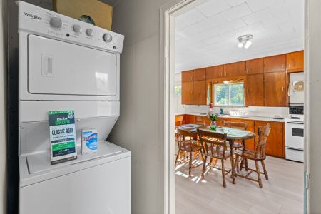 An onsite washer and dryer makes longer stays and outdoor adventures on the Bruce Peninsula that much easier.