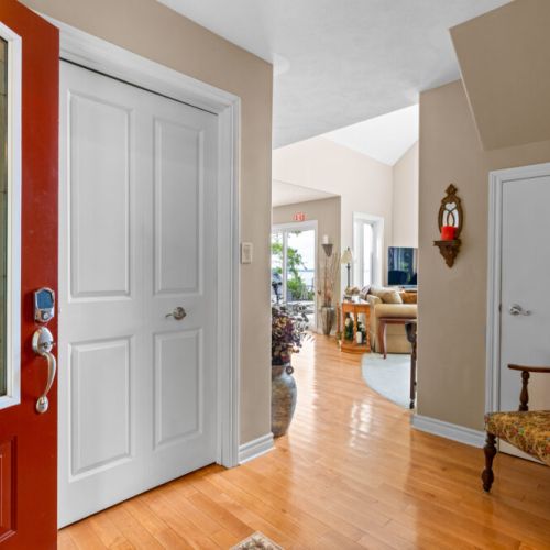 A warm and welcoming entrance leads into the bright, spacious main living areas of The Captain’s Lookout.
