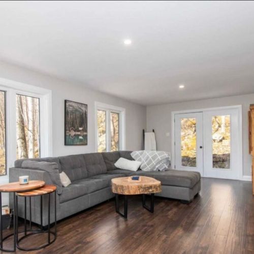 Relax in the bright and welcoming loft living space after a day exploring the Peninsula.