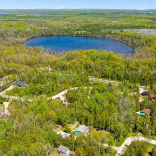 Explore nearby Silver Lake, a scenic natural landmark surrounded by lush forest and excellent opportunities for hiking, birdwatching, and outdoor adventures.