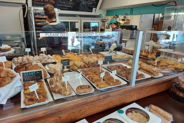 Luscious Bakery Eatery Cafe Inc.