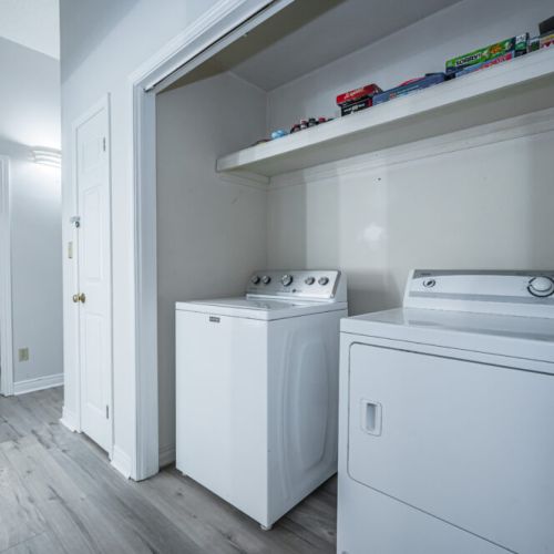 The open concept laundry area - perfect to clean up after a day hiking.