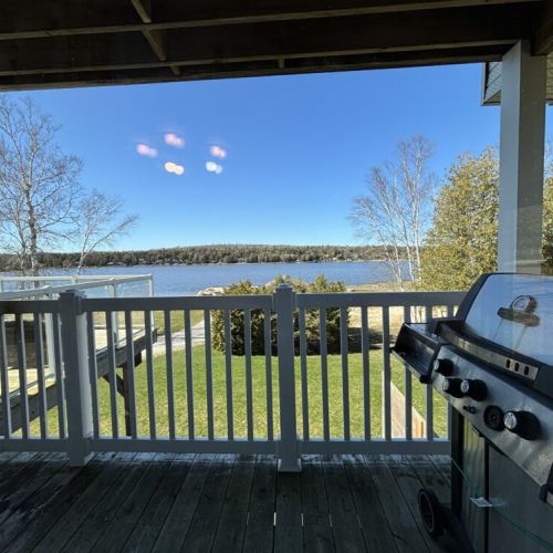 Step out onto the deck for a BBQ with a view on the lakeside, a meal graced by the waters of Little Lake.