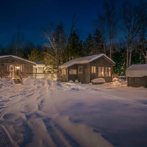 A peaceful winter welcome to Lofty Dreams—tucked into the forest with plenty of space, privacy, and fresh snow all around. The perfect setting for a quiet long-stay escape.