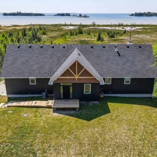 A spectacular view from above showing the large 2 acre estate lot.