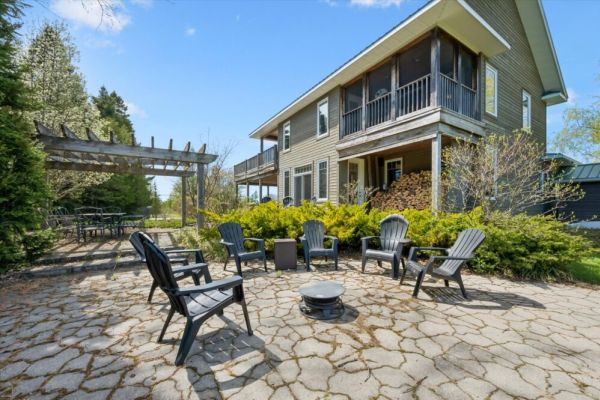 Topaz Beach Cottage