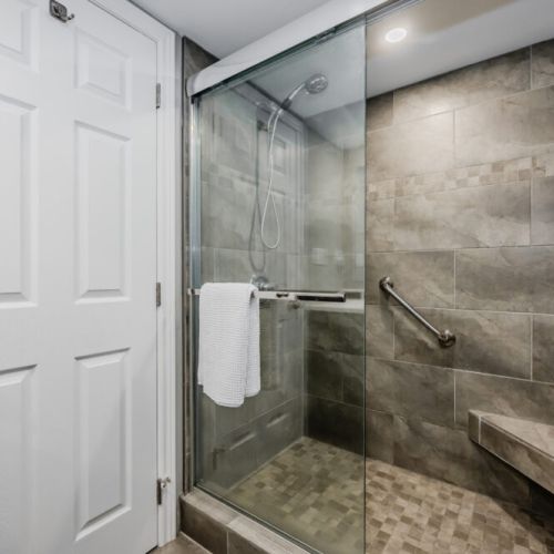 The lower level full bath makes it easy to clean up after a day at the beach.