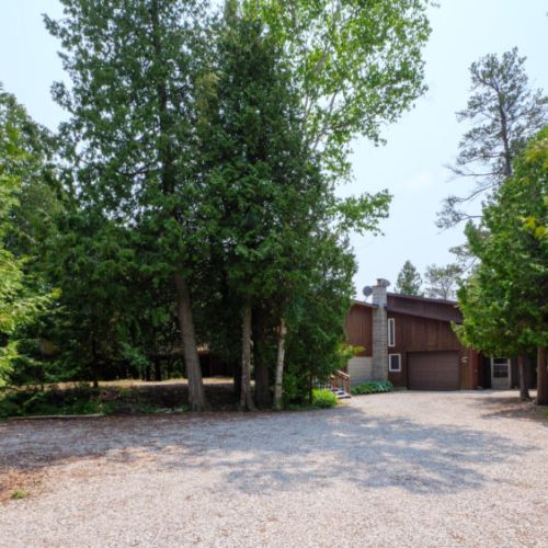 Cozy and private, with plenty of space for parking.