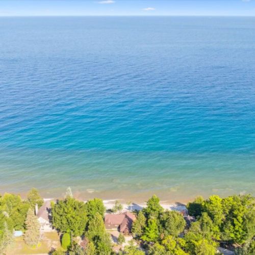 From above, see Georgian Bay’s endless horizon and the tranquil setting that makes this retreat so special.