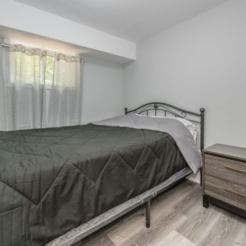Lower level double room.