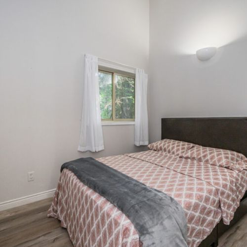 Enjoy freshly laundered linens and throw blankets for cooler nights.