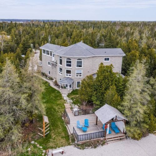 The Serene Lakehouse is a premier luxury destination on The Bruce. It features over 3,000 sq. ft. of living space spread over 3 floors.