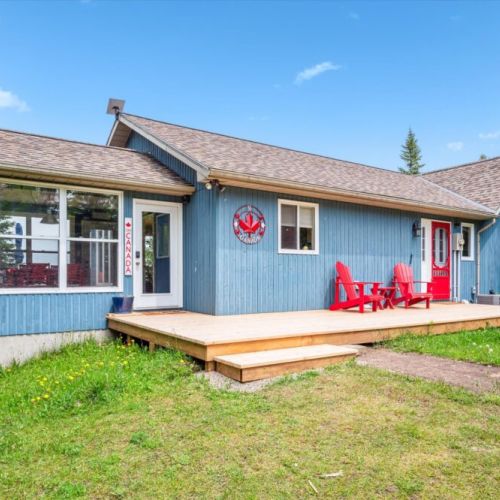 The large front deck is perfect for sunny morning coffees or evening conversation in the fresh Bruce Peninsula air.