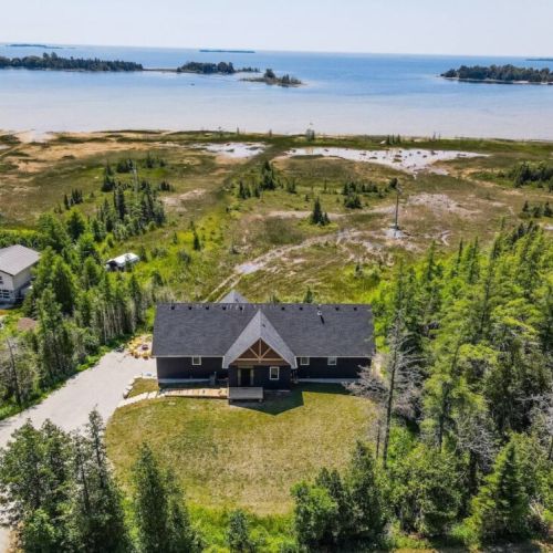 Welcome to one of Bruce Peninsula's finest cottage destinations, Huronia!