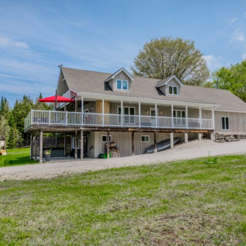 Jack's Retreat: A Luxurious Haven by the Lake - where sophistication meets the soothing whispers of Little Lake and the grandeur of Georgian Bay.