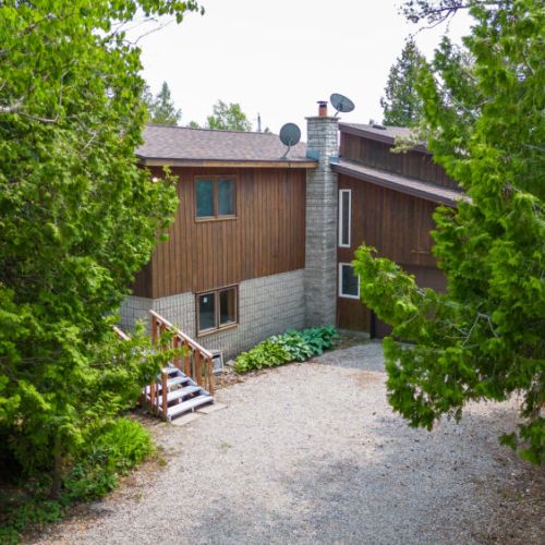 Cozy and private, with plenty of space for parking.