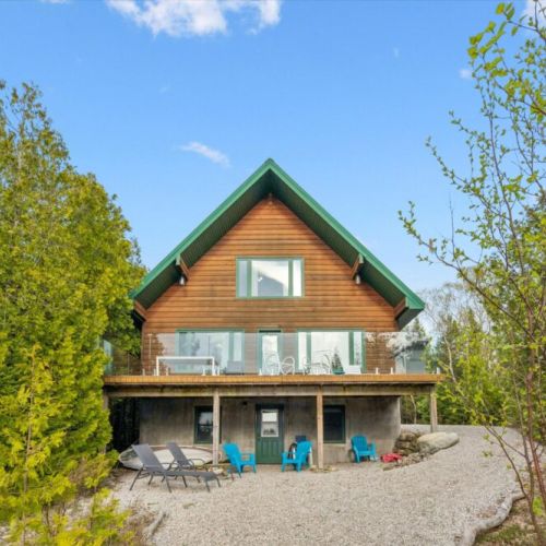 A private retreat surrounded by nature with plenty of room to relax and reconnect.