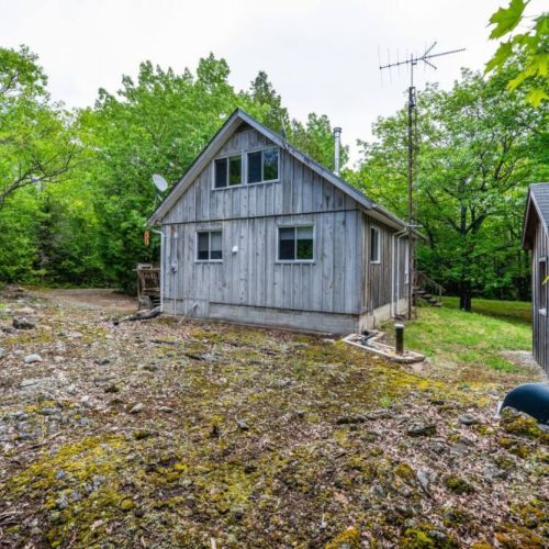 1.5 storeys of classic cottage design and feel.