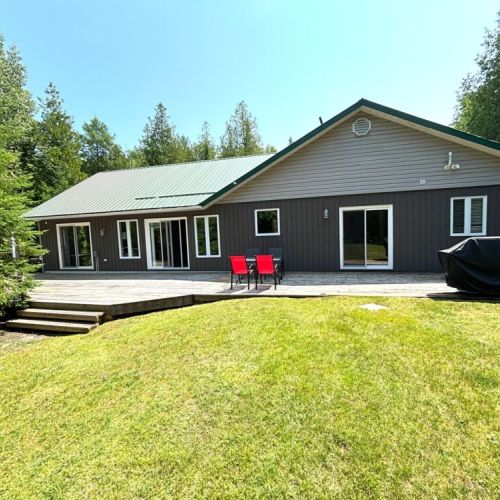 A fresh perspective on outdoor dining—enjoy BBQs, alfresco meals, and plenty of green space just steps away.