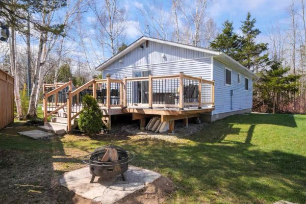 Miller Lake Maple Retreat