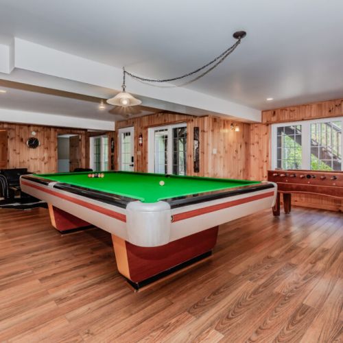 Unwind in the games room with pool table and foosball – your private escape for friendly vacation competition.