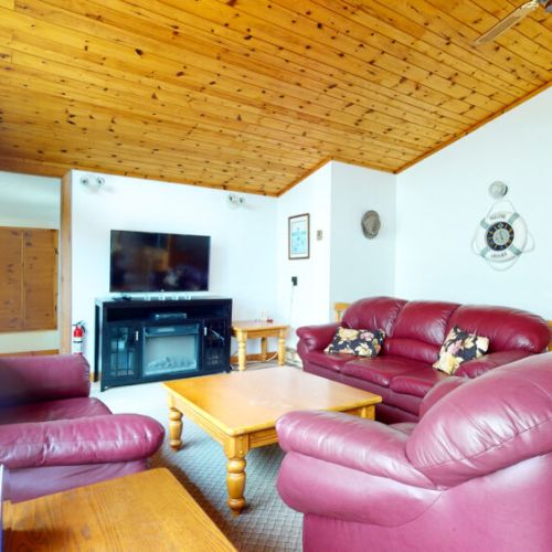 Binge watch Netflix or play a game of cards, there are many options for you to enjoy in the comfort of the living room.