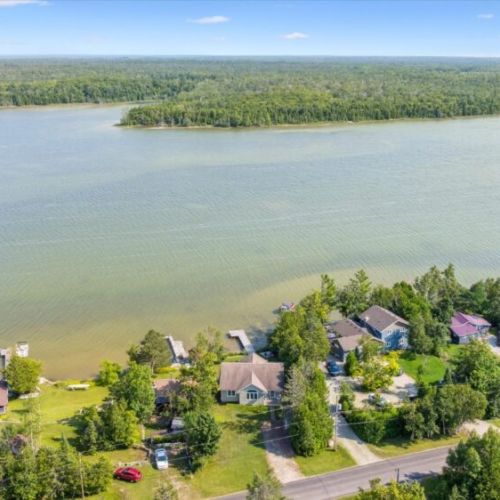 Watersedge is tucked in a quiet lakeside community, just 15 minutes from Tobermory shops, dining, and conveniences.