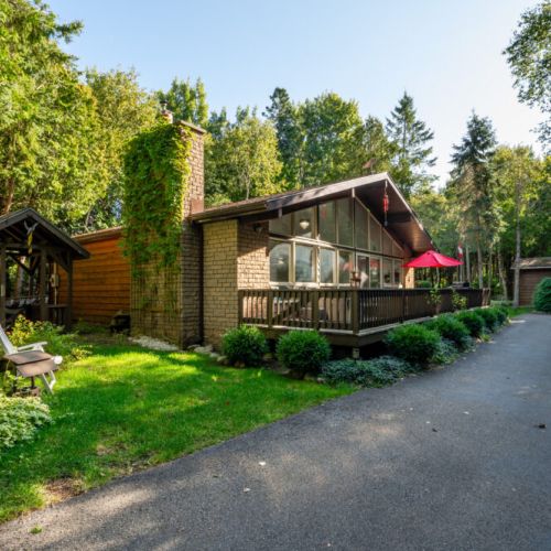 Enjoy plenty of parking on the private driveway.
