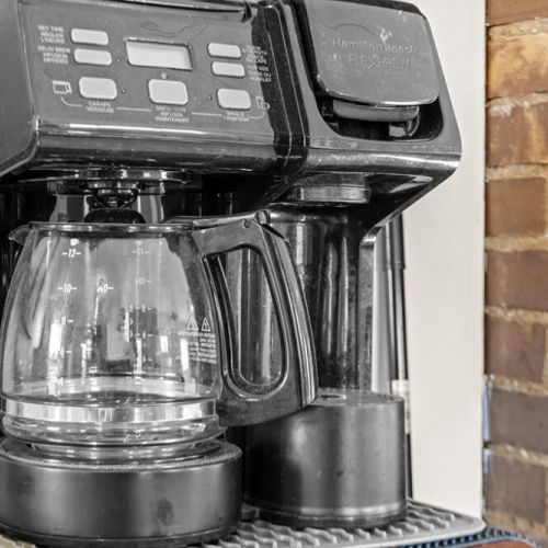Coffee lovers are covered with a versatile coffee maker ready for your morning brew.
