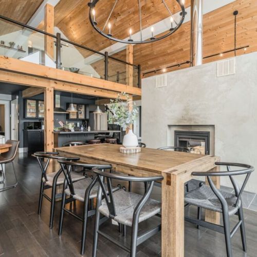 The dining area.
