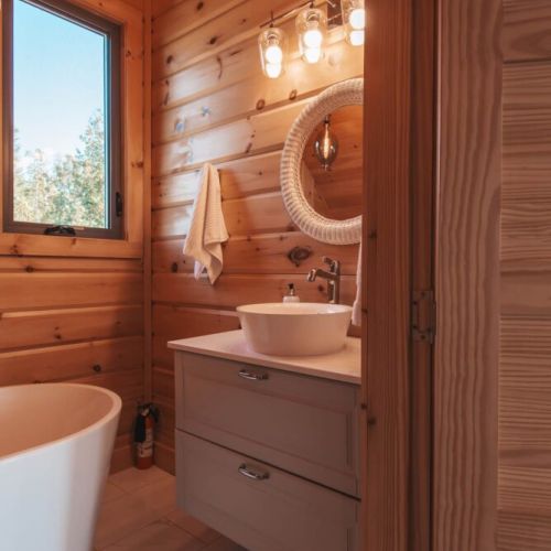 Upstairs bathroom: A 3pc bathroom with a large soaking tub. 
Bathroom 3 of 3.