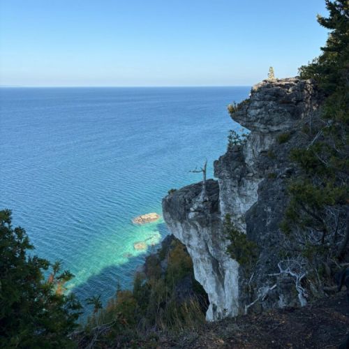 The gorgeous cliffs of nearby Lion's Head lookout.
