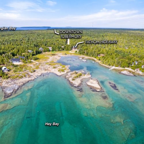 Fathom Hideaway is perfectly located on the sheltered shores of beautiful Hay Bay.