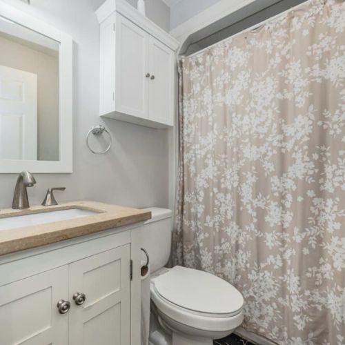 Upper main 4-piece bathroom.