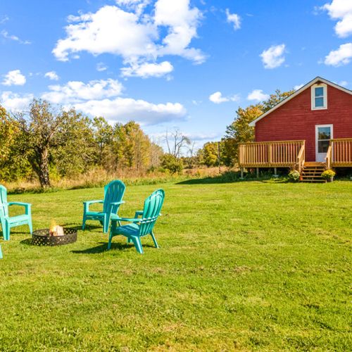 A spacious private lawn gives you plenty of room to unwind, play outdoor games or gather around the fire.