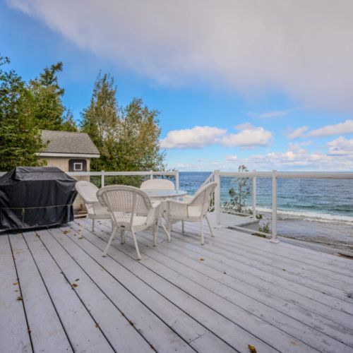 Unwind on the elevated deck with unobstructed views of Isthmus Bay and Lion’s Head cliffs. This peaceful retreat is the perfect place to enjoy your morning coffee or evening sunset after exploring Bruce Peninsula National Park.