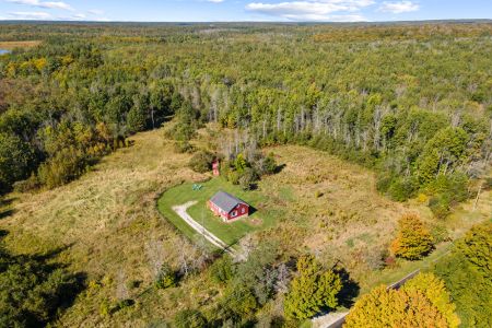 A true escape to the countryside, with Smith Homestead tucked away among acres of forest, fields and natural Bruce Peninsula landscape.