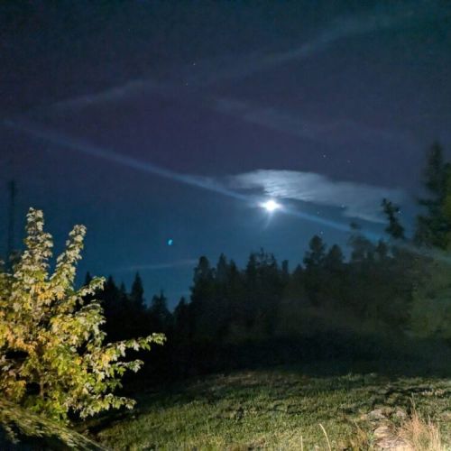 Stargazing and moon-watching from the porch—clear night skies and total darkness make for unforgettable celestial views.