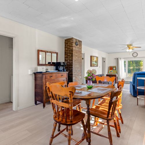 Gather around the dining table for family meals, morning coffee or a relaxed evening together.