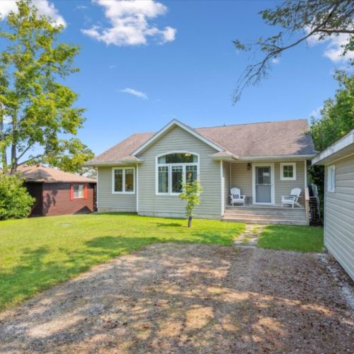 Convenient two-car parking with easy access to the front porch, perfect for unloading after a day of adventure.