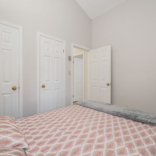 The third guest bedroom.