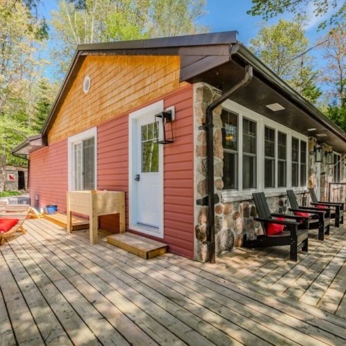 Spacious outdoor dining areas are available from April-Oct.
